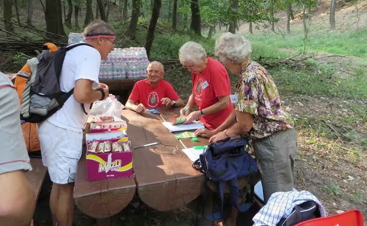 Egyénileg teljesíthető a Tavaszköszöntő és Nyuszitúra a Velencei-hegységben